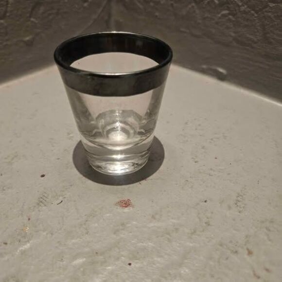 MCMDorothy Thorpe Silver Band Glass Shot Glass Barware - Picture 1 of 3